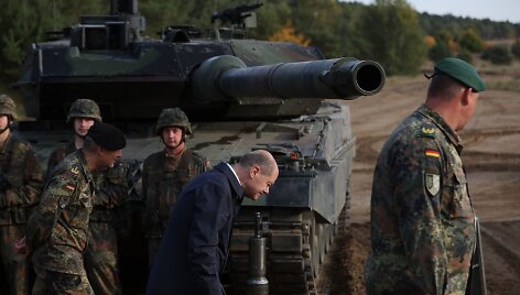 Europos tankų koalicija ruo&scaron;iasi perduoti Ukrainai apie 80 kovos ma&scaron;inų
