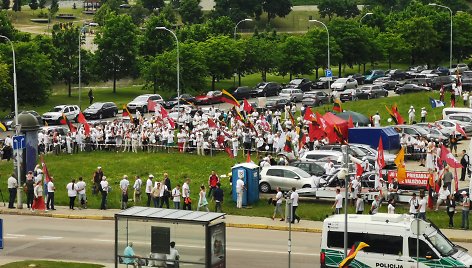 Šeimos gynimo maršo dalyvių protestas prie Seimo