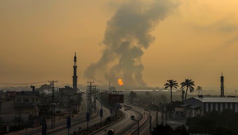 Atsakydamas į apšaudymą raketomis, Izraelis smogė „Hamas“ taikiniams Gazos Ruože