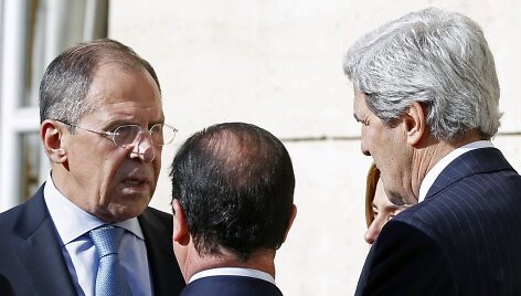 Sergejus Lavrovas ir Johnas Kerry