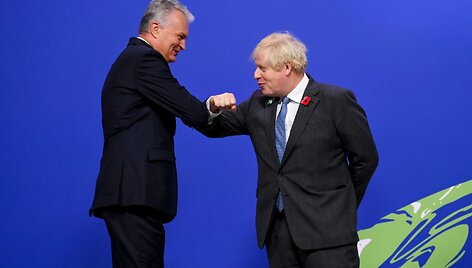 Borisas Johnsonas ir Gitanas Nausėda COP26 konferencijoje. Prezidentūros nuotr.