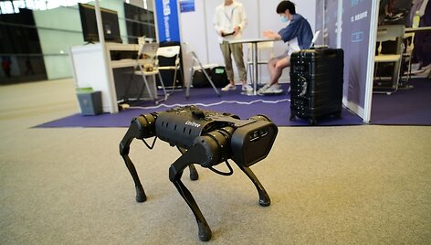 Facebook treniruoja vaik&scaron;čiojantį robotą
