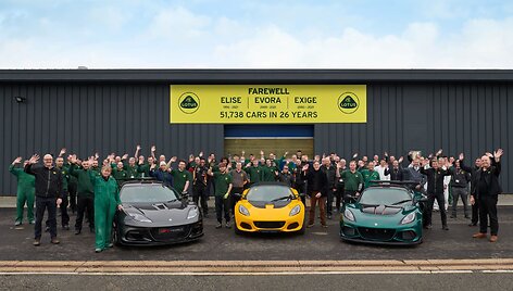 Gamintojo nuotr./ Paskutinieji istorijoje pagaminti &bdquo;Lotus Evora&ldquo;, &bdquo;Elise&ldquo; ir &bdquo;Exige&ldquo; modeliai