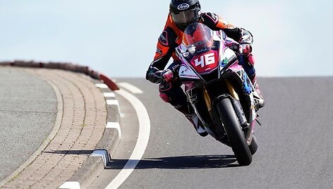 Leon Jeacock važiuoja &bdquo;North West 200&ldquo; varžybose. Asmeninio archyvo nuotr.