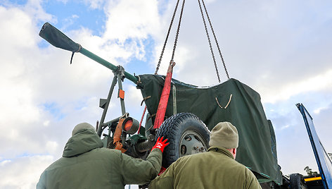 Priešlėktuvinių pabūklų L-70 išsiuntimas į Ukrainą