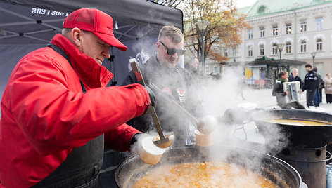 Maitinimo sektoriaus darbuotojų protestas