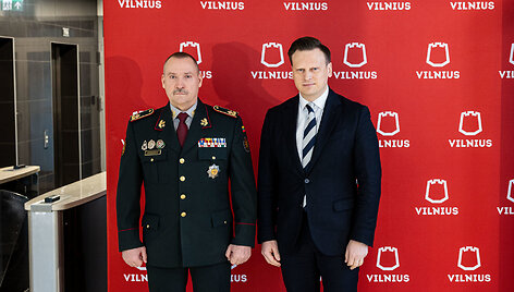 Viktoras Grabauskas, Valdas Benkunska