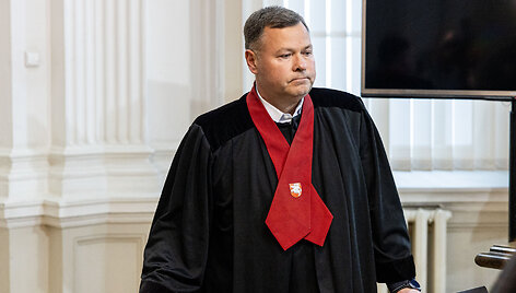 Užsidegančių siuntų bylos nagrinėjimas