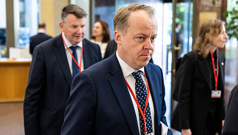 NATO Parlamentinės Asamblėjos plenarinė sesija, Birželio 1d.