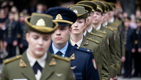 Generolo Jono Žemaičio Lietuvos karo akademijos absolventams &ndash; pirmojo karininko &ndash; leitenanto &ndash; laipsnio suteikimas S. Daukanto aik&scaron;tėje