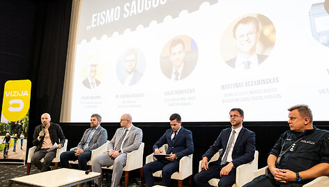Diskusijos dalyviai (i&scaron; de&scaron;inės į kairę): Vytautas Gra&scaron;ys, Martynas Gedaminskas, Lukas Pa&scaron;kevičius, Evaldas Morkūnas, Donatas Večerskis. Diskusiją moderavo Justas Rožėnas.