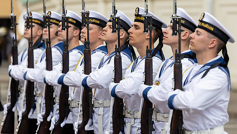 Oficiali Norvegijos gynybos ministro ir delegacijos pasitikimo ceremonija
