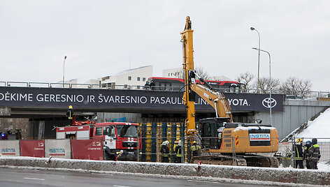 Vilniuje į gilų &scaron;ulinį statybvietėje įkritęs žmogus žuvo