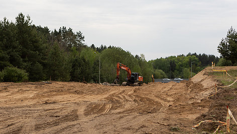 Kasamas kelias po Pilaitės pr. viaduku