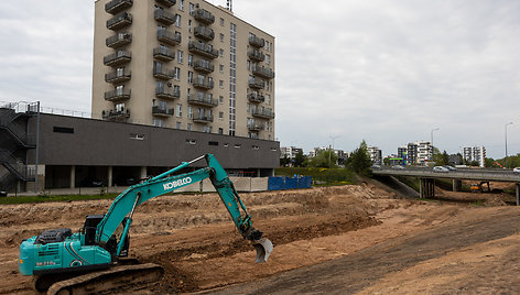 Kasamas kelias po Pilaitės pr. viaduku