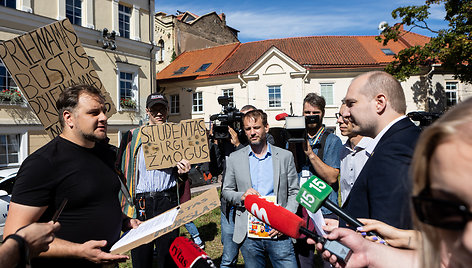 Studentų protestas prie Švietimo, mokslo ir sporto ministerijos 