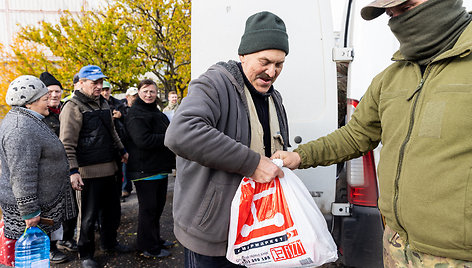 Dalinama humanitarinė pagalba Kivšarivkoje, Charkivo srityje