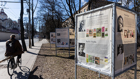 Stendai &scaron;alia Ra&scaron;ytojų namų Antakalnyje