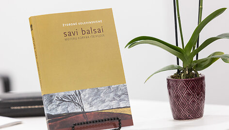 Žydronės Kolevinskienės &bdquo;Savi balsai: moterų kūryba i&scaron;eivijoje&ldquo; knygos pristatymas