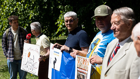 Protestas prie Rusijos ambasados dėl Ukrainoje grobiamų vaikų