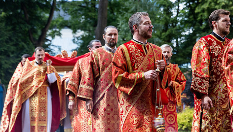 Religinė procesija aplink Šv. Dvasios vienuolyną