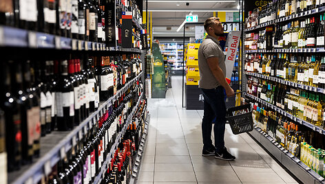 Alkoholio pirkejai rugpjūčio 31d.