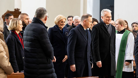 Gitanas Nausėda su Lenkijos Prezidentu Andrzejumi Duda dalyvauja šventose mišiose Katedroje