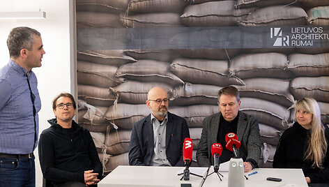 Lietuvos architektų rūmų rekomendacijų pristatymas dėl priedangų  įrengimo