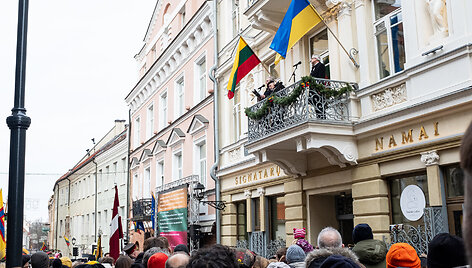 Vasario 16-osios minėjimas prie Lietuvos nepriklausomybės signatarų namų
