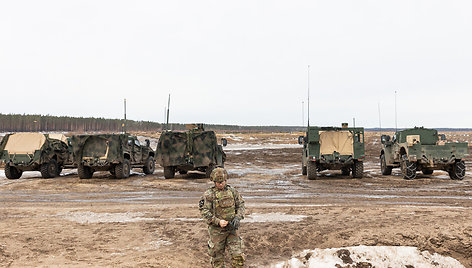 Jungtinių Amerikos Valstijų sunkiosios karinės technikos kovinio šaudymo pratybos