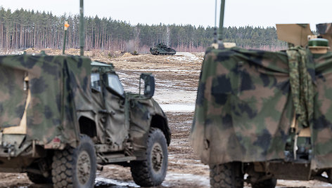 Jungtinių Amerikos Valstijų sunkiosios karinės technikos kovinio šaudymo pratybos