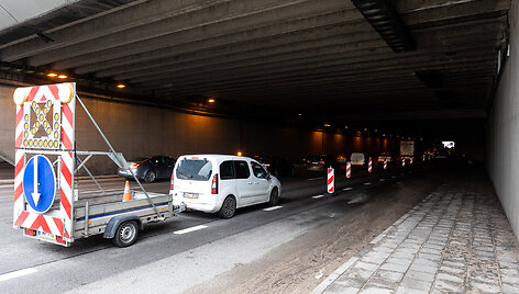 Geležinio vilko tunelyje uždaryta viena juosta