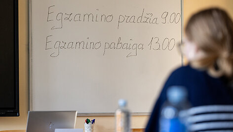 Vilniaus Antakalnio gimnazijoje laikomas lietuvių kalbos ir literatūros brandos egzaminas