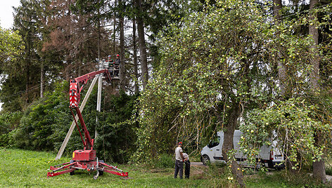 Elektros atstatymo darbai Airėnų kaime