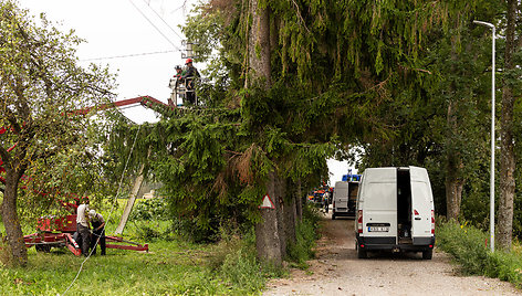 Elektros atstatymo darbai Airėnų kaime