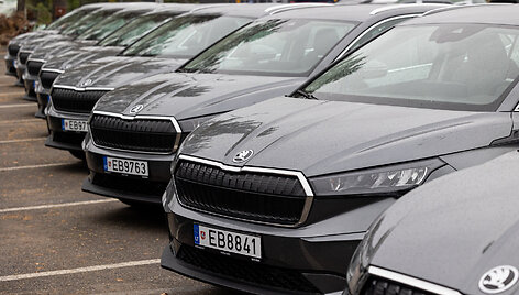 &Scaron;koda elektrinių automobilių perdavimas Lietuvos mi&scaron;kininkams