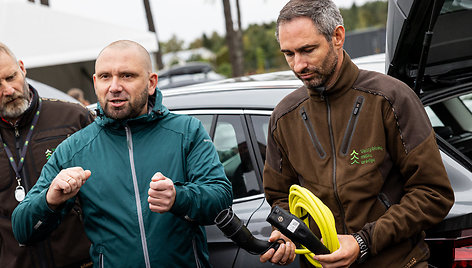 Škoda elektrinių automobilių perdavimas Lietuvos miškininkams