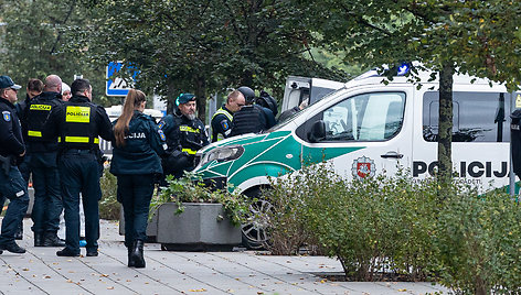 Vilniaus centre nušautas advokatas ir pašauti 2 policijos pareigūnai