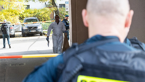 Vilniaus centre pašauti 2 policijos pareigūnai