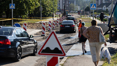 Eismo kamštis Lazdynelių gatvėje