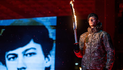 Atminimo laužų uždegimo ceremonija Nepriklausomybės aikštėje