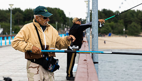 Leidimų įkainius žvejams mėgėjams Seimas pabrangino mažiau nei planavo