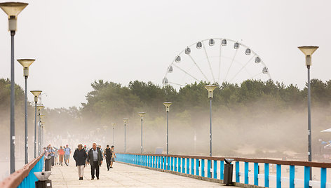 Palanga paskendo tirštame rūke