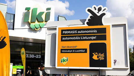 Pirmąkart Europoje į centrines didmiesčio gatves realaus eismo sąlygomis išriedėjo net trys autonominiai prekių pristatymo automobiliai