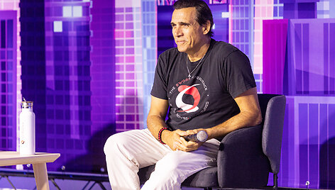 Adrian Paul