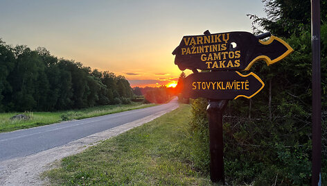 Varnikų pažintinis takas