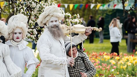 Burbi&scaron;kio dvaro festivalis &bdquo;Tulpių žydėjimo &scaron;ventė&ldquo;