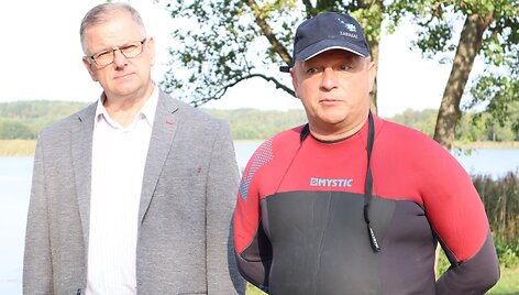 Auk&scaron;tutinės Dauguvos savivaldybės vicemeras Jānis Proms ir Zarasų turizmo ir verslo informacijos centro projektų vadovas Ramūnas Ker&scaron;ys