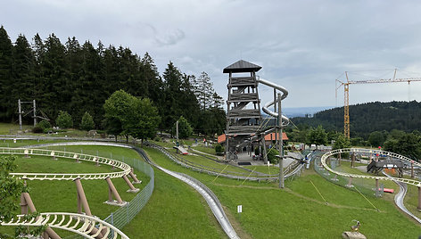 „WaldWipfelWeg“ ir „D’Rodelbahn St. Englmar“ 