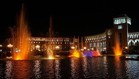 Jerevanas. Grojantys fontanai Respublikos aik&scaron;tėje